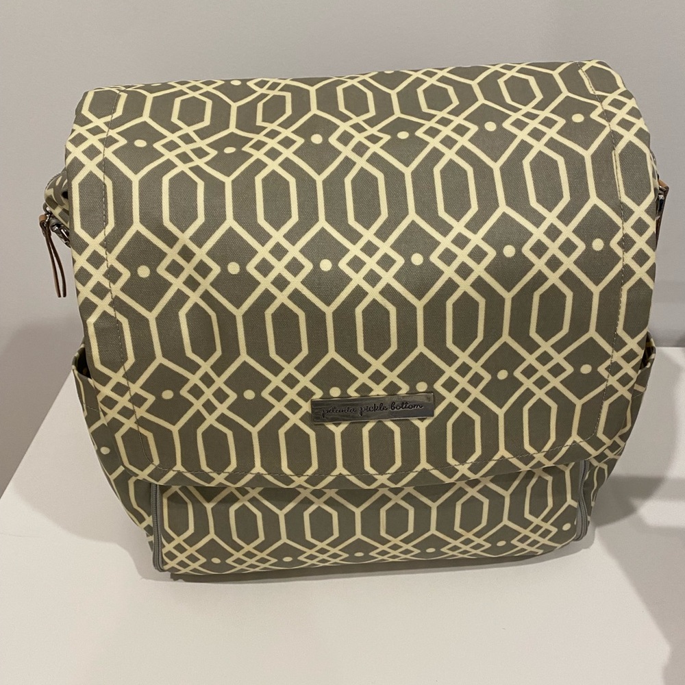 Petunia Pickle Bottom Quartz Gray White Boxy Diaper Bag Backpack w Changing Pad